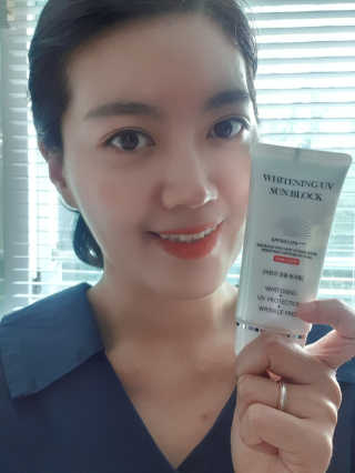 지고트 화이트닝 유브이 썬블럭 크림 70ml,1+1 — 5점을 준 리뷰어가 2019년 8월 올린 사용 사진