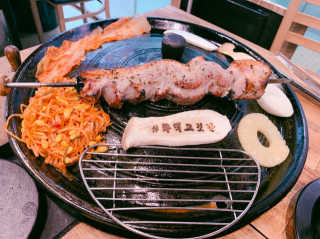 [화덕고깃간 마곡발산점] 화덕삼겹살2인분 — 5점을 준 리뷰어가 2019년 5월 올린 사용 사진