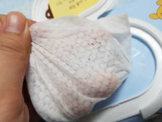 보솜이 아기물티슈 베이비케어 푸에디션 캡 74매 10입 — 5점을 준 리뷰어가 2019년 4월 올린 사용 사진
