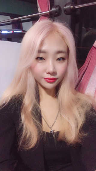 [블랙루즈] 펄블리 아이 글리터 4종 중 택 1 — 3.5점을 준 리뷰어가 2019년 9월 올린 사용 사진