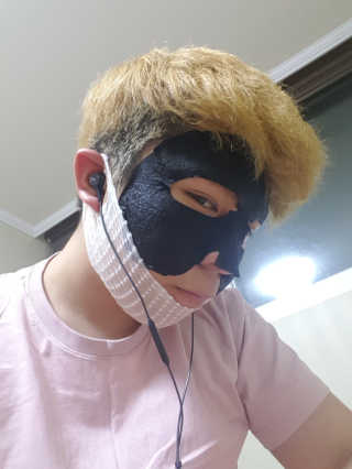 23years old 아큐페어 쁘띠 마스크 (5장) — 5점을 준 리뷰어가 2017년 5월 올린 사용 사진