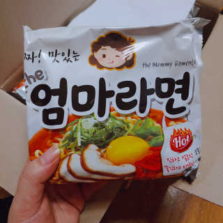 라면 그대로가 제일 맛있는 더엄마라면 — 5점을 준 리뷰어가 2019년 7월 올린 사용 사진