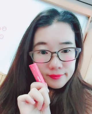 블리스텍스 립 릴리프 크림 립밤, 립 바이브런스 립밤 — 5점을 준 리뷰어가 2018년 11월 올린 사용 사진