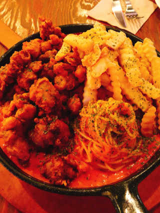 텍사스치킨[솔드아웃] [솔드아웃 서교동점] 바베큐 치킨 4개 中 택1 — 3.33점을 준 리뷰어가 2018년 11월 올린 사용 사진