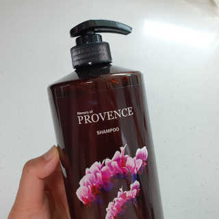 프로방스 바이올렛 퍼퓸 샴푸 1000ml 업그레이드 — 5점을 준 리뷰어가 2019년 6월 올린 사용 사진
