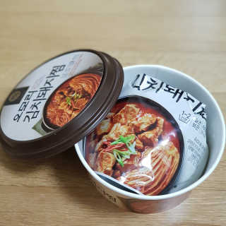 GS25 YOU US  오모리김치돼지찜 — 4.5점을 준 리뷰어가 2018년 3월 올린 사용 사진