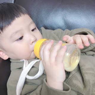 유비맘 PPSU 젖병 노꼭지_200ml_컬러 랜덤 발송 — 5점을 준 리뷰어가 2019년 12월 올린 사용 사진
