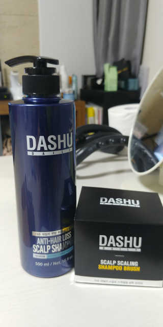 다슈코리아 다슈 단백질 한방 두피 골드 샴푸 500ml +샴푸브러쉬 — 3점을 준 리뷰어가 2020년 1월 올린 사용 사진