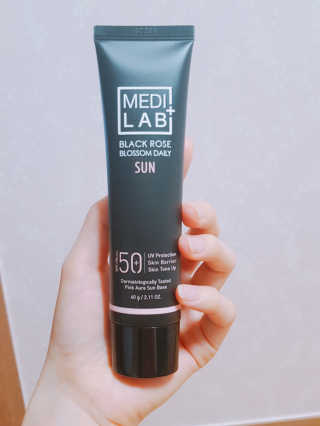 데이셀코스메틱 메디 랩 블랙로즈 블로썸 데일리 선 60g — 5점을 준 리뷰어가 2017년 6월 올린 사용 사진