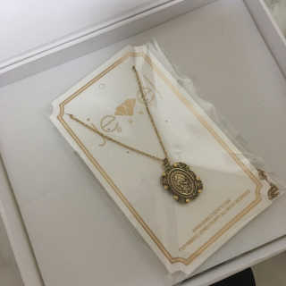쥬얼카운티 92.5 Silver Byzantine Coin Pendant Necklace — 4.33점을 준 리뷰어가 2018년 11월 올린 사용 사진