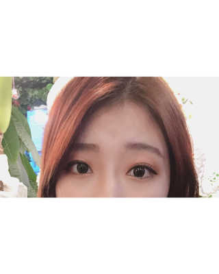 [블랙루즈] 펄블리 아이 글리터 2종 — 3.5점을 준 리뷰어가 2019년 1월 올린 사용 사진