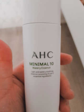 AHC 에이 에이치 씨 미니멀 10 워터리 에센스 — 5점을 준 리뷰어가 2018년 12월 올린 사용 사진