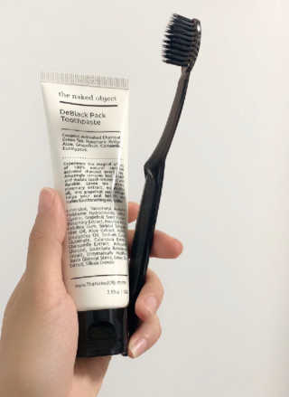 the naked object 디블랙팩치약 디블랙칫솔 세트 — 2점을 준 리뷰어가 2019년 6월 올린 사용 사진
