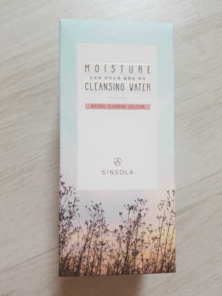 신소라 코스메틱 SINSOLA COSMETIC 신소라 모이스춰 클렌징 워터 — 4.67점을 준 리뷰어가 2017년 11월 올린 사용 사진
