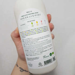 (주)에네스티 내추럴 촉촉  오트밀 바디워시 500ml — 4점을 준 리뷰어가 2020년 2월 올린 사용 사진