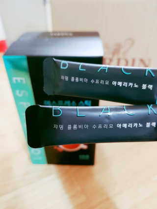 (주)쟈뎅 쟈뎅 에스프레소 스틱 아메리카노 블랙 — 4.83점을 준 리뷰어가 2018년 10월 올린 사용 사진