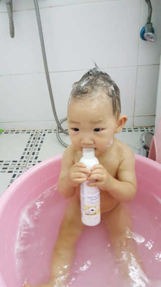 리틀시베리카 노 티어스 샴푸 — 5점을 준 리뷰어가 2017년 7월 올린 사용 사진