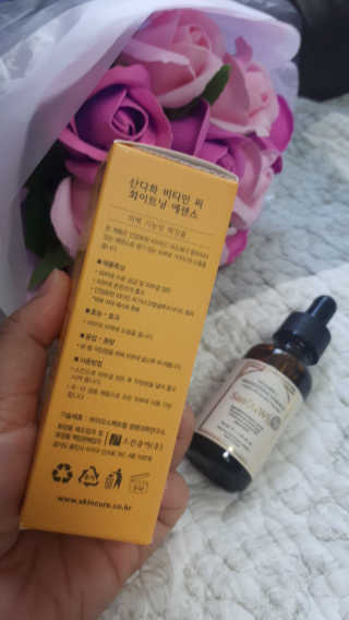 [스킨큐어] 산다화 비타민C 화이트닝 에센스 30ml — 4.5점을 준 리뷰어가 2019년 7월 올린 사용 사진