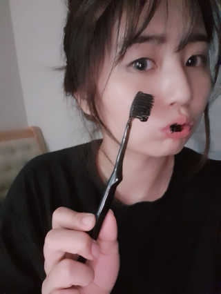 the naked object 디블랙팩치약 디블랙칫솔 세트 — 5점을 준 리뷰어가 2019년 6월 올린 사용 사진