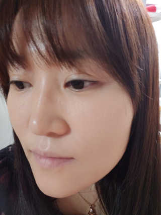 지베르니 고밀착 시그니처 파운데이션 — 5점을 준 리뷰어가 2019년 3월 올린 사용 사진