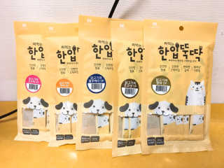 [펫토리아]짜먹는 한입뚝딱 강아지.고양이 마약간식 — 5점을 준 리뷰어가 2019년 8월 올린 사용 사진