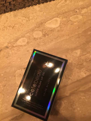 셀레뷰 슈퍼 글램 립 오일 — 3.83점을 준 리뷰어가 2017년 12월 올린 사용 사진