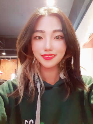 [블랙루즈] 에어 핏 벨벳 틴트4 1+1 — 5점을 준 리뷰어가 2019년 11월 올린 사용 사진