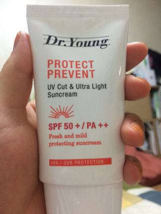 닥터영 유브이 컷 앤 울트라 라이트 썬크림 SPF50+ PA++ 50ml — 3점을 준 리뷰어가 2016년 7월 올린 사용 사진