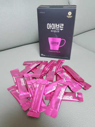 한국맥널티 아이브루 헤이즐넛향 100T — 5점을 준 리뷰어가 2019년 11월 올린 사용 사진