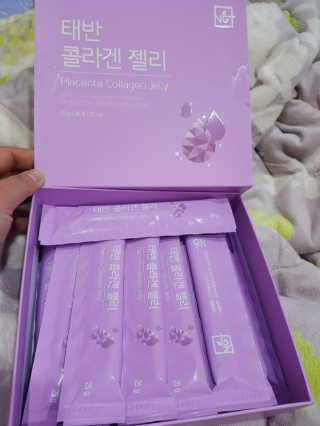 네츄럴굿띵스 태반 콜라겐 젤리 15포 — 5점을 준 리뷰어가 2018년 11월 올린 사용 사진