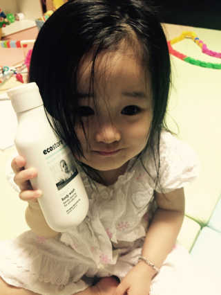 엘루스벤 에코스토어_베이비 바디워시_200ML — 4.33점을 준 리뷰어가 2017년 6월 올린 사용 사진