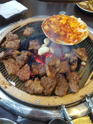 [두툼갈비] 두툼갈비 2인분 + 매콤치즈버섯 set — 5점을 준 리뷰어가 2018년 9월 올린 사용 사진