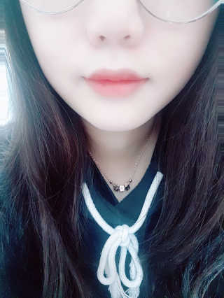 [블랙루즈] 에어 핏 벨벳틴트 시즌1 7종 중 택1+랜덤1 — 3.67점을 준 리뷰어가 2018년 11월 올린 사용 사진