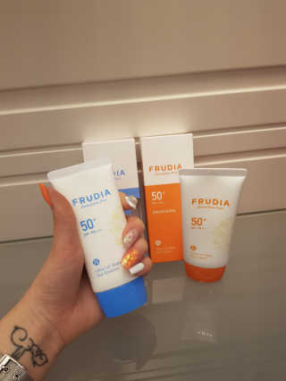 [후르디아] 혼합자차 선 에센스+톤업 선크림 2종 — 5점을 준 리뷰어가 2019년 5월 올린 사용 사진