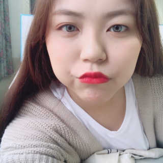 뎁 더 데뷰탕트 립스틱 — 4.5점을 준 리뷰어가 2018년 5월 올린 사용 사진