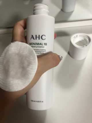AHC 에이 에이치 씨 미니멀 10 워터리 에센스 — 4점을 준 리뷰어가 2018년 12월 올린 사용 사진