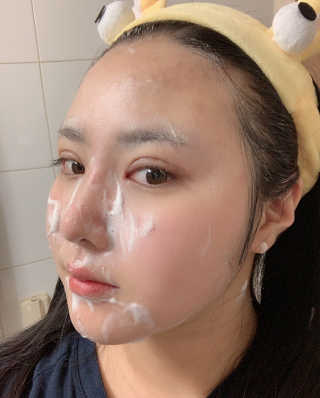 에포나 제주 녹차꽃 화산송이 폼클렌저 — 2.5점을 준 리뷰어가 2019년 2월 올린 사용 사진