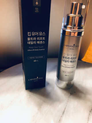 라포티셀 리뉴얼 킵 유어 유스 울트라 리프트 데일리 에센스 — 5점을 준 리뷰어가 2018년 10월 올린 사용 사진
