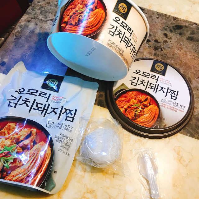 YOU US  오모리김치돼지찜 리뷰 사진