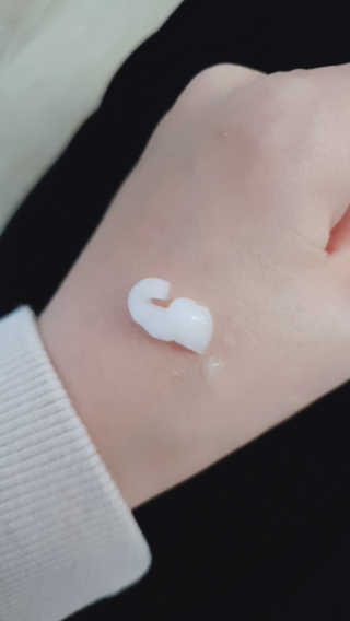 바디홀릭 옐로우포션 클린 핸드크림X3EA — 5점을 준 리뷰어가 2018년 11월 올린 사용 사진