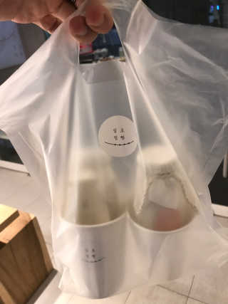 [일호점빵] 수제두유 2개와 디저트1개 — 5점을 준 리뷰어가 2018년 12월 올린 사용 사진