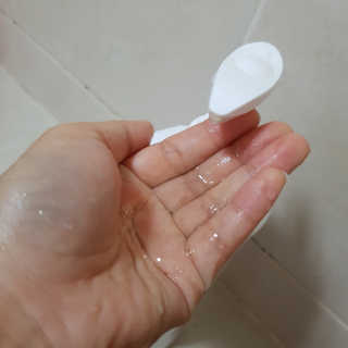 (주)에네스티 믹스베리 단백질 폭탄 샴푸 1000g — 4점을 준 리뷰어가 2019년 10월 올린 사용 사진