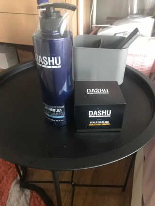 다슈코리아 다슈 단백질 한방 두피 골드 샴푸 500ml +샴푸브러쉬 — 5점을 준 리뷰어가 2019년 10월 올린 사용 사진