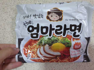 라면 그대로가 제일 맛있는 더엄마라면 — 5점을 준 리뷰어가 2019년 9월 올린 사용 사진