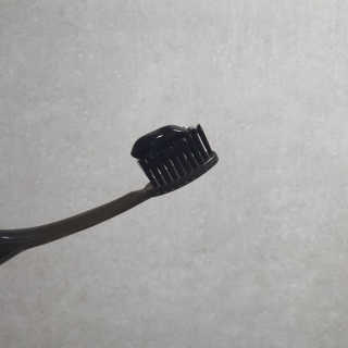 the naked object 디블랙팩치약 디블랙칫솔 세트 — 4점을 준 리뷰어가 2020년 2월 올린 사용 사진