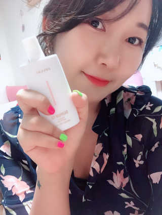 쥴라이Jullai 슈퍼 12 바운스 선 플루이드 SPF50+ PA++++ — 4점을 준 리뷰어가 2019년 8월 올린 사용 사진