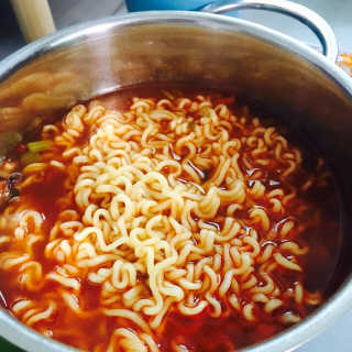 라면 그대로가 제일 맛있는 더엄마라면 — 4.5점을 준 리뷰어가 2019년 7월 올린 사용 사진