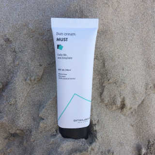 심플리스틱 스킨케어 자외선 차단제 SPF33 PA ++ — 3.67점을 준 리뷰어가 2018년 8월 올린 사용 사진
