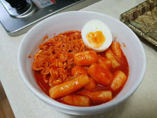 미쓰리떡볶이 just 10 min 패키지 — 4점을 준 리뷰어가 2018년 5월 올린 사용 사진