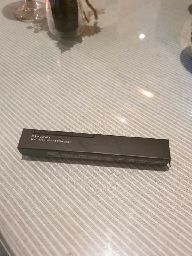 지베르니 센서티브 퍼펙트 브러쉬 라이너 리뷰 사진